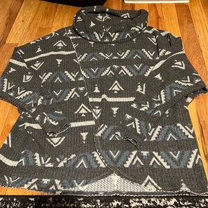 LulaRoe Kristen Pullover